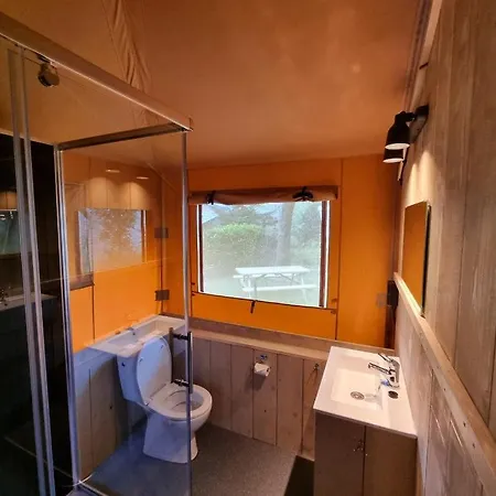 Safaritent, Medley Lodge, 7 Personen Campismo de Luxo Putten